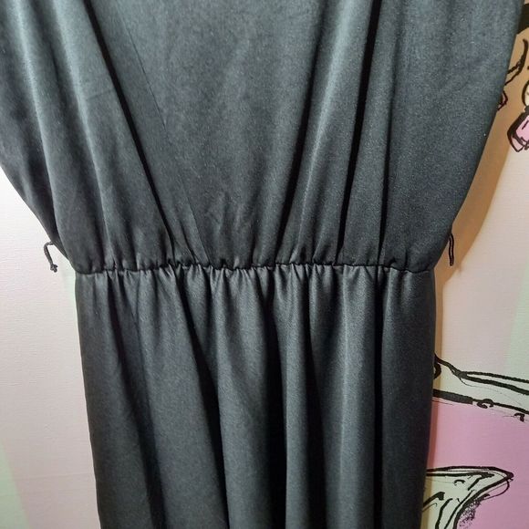 Size 8 Black Strappy Glitter Top Cinched Elastic Waist Below Knee Dress - Picture 4 of 7
